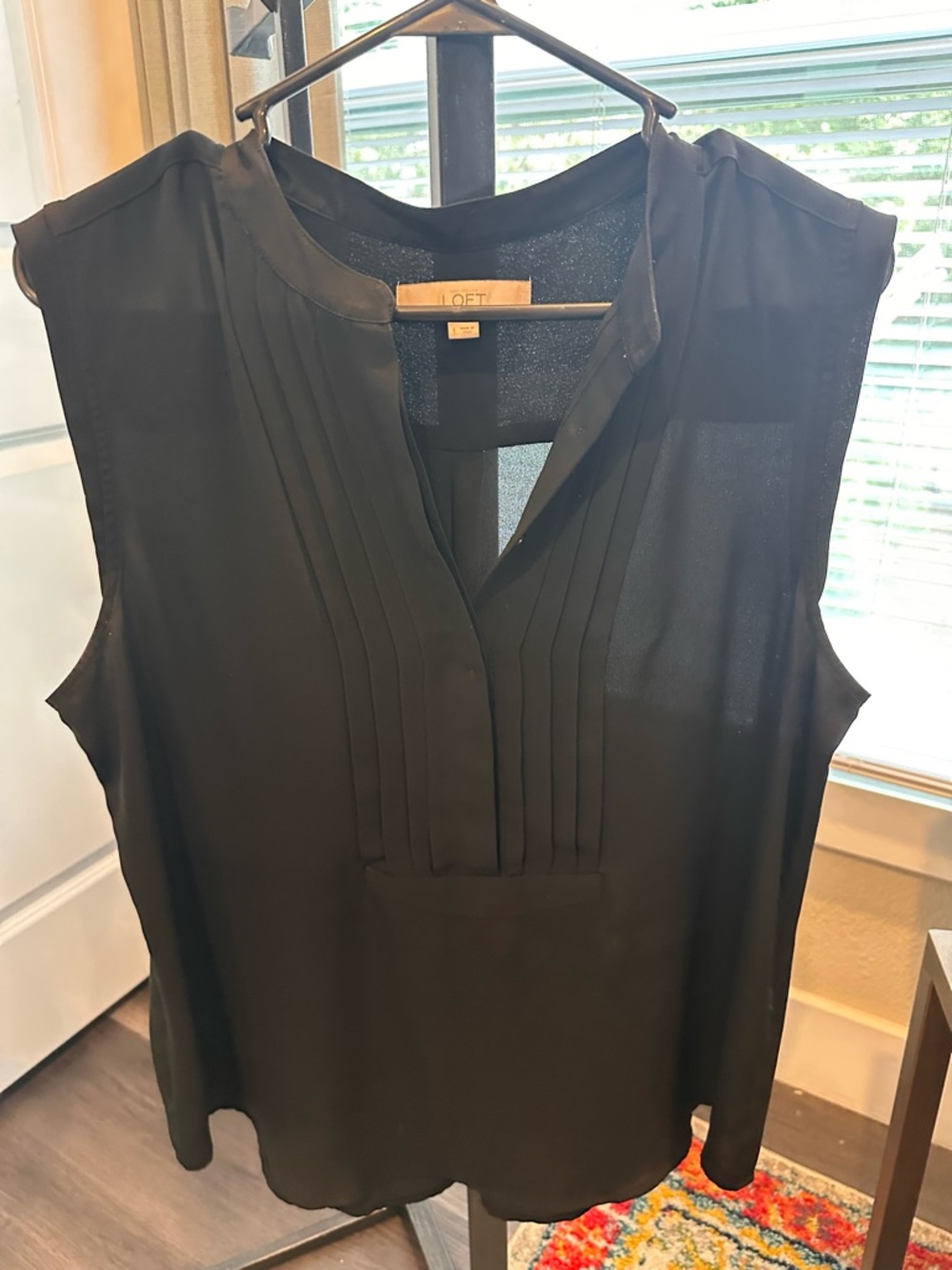 LOFT Black Pleated V-Neck Sleeveless Camisole